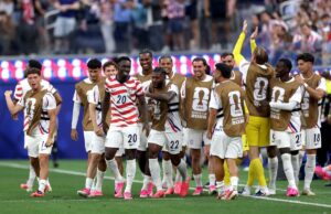 EUA Goleia Paraguai com Gols de Brasileiros na Copa