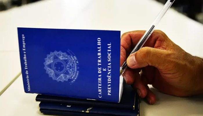 Meia Indústria Pode Rever Investimentos SE PEC 6×1 Avançar, Diz CNI