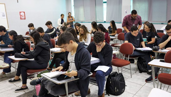 Educação Financeira Avança para Currículo Escolar Nacional