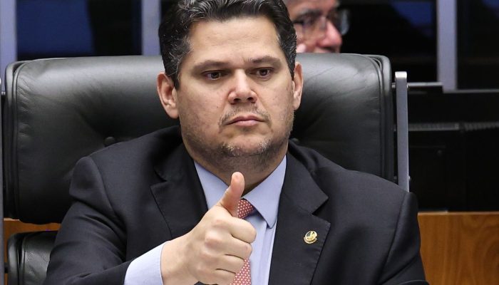 Alcolumbre Defende Debate Sobre Fim da Jornada 6×1 no Senado