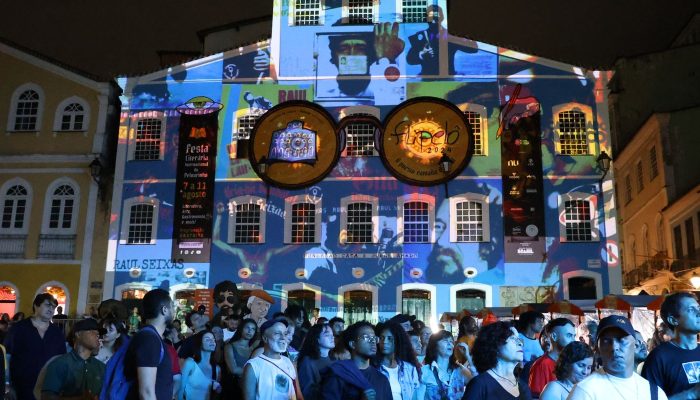 Flipelo: Salvador Celebra a 10ª Edição com Música e Poesia