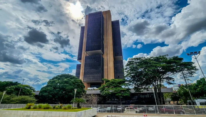 PEC do BC: Economistas Alertam para Cooptação e Juros Altos
