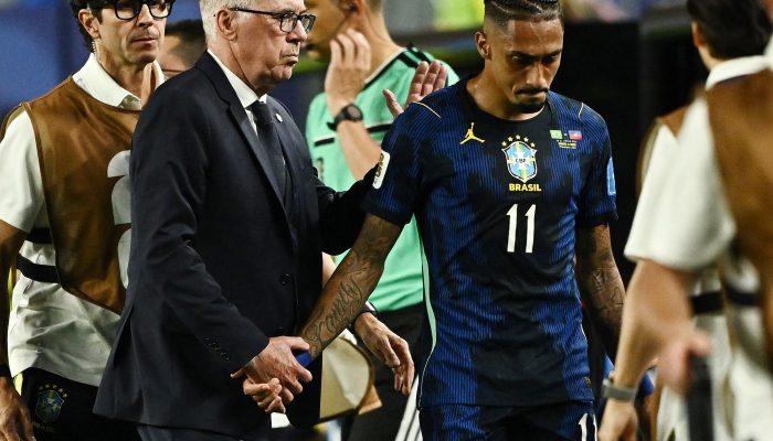 Raphinha Sofre Lesão e Desfalca a Seleção Brasileira; Retorno É Incerto