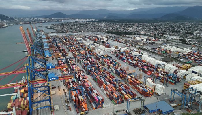 EUA Impõem Tarifa de 25% Sobre Produtos Brasileiros