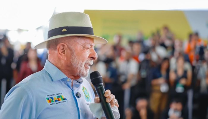 Brasil Reage a Tarifas dos Eua e Lula Defende Soberania