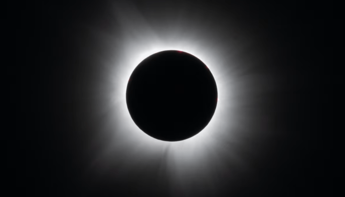 Eclipse Solar Total: Fenômeno Raro em Agosto Escurecerá Céu em Partes da Europa