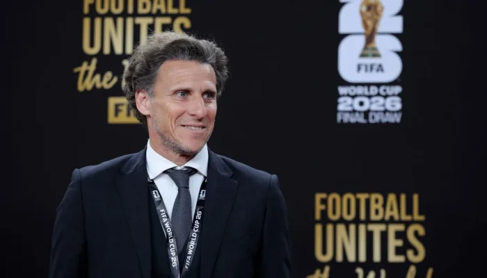Diego Forlán: do Brilho em Campo ao Comando Interino da Celeste