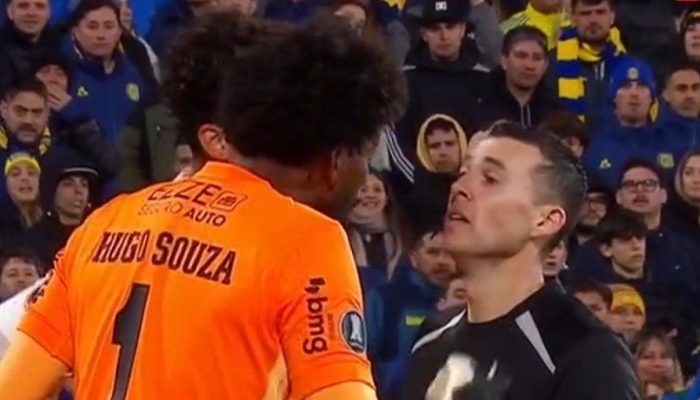 Hugo Souza Relata Injúria Racial e Árbitro Aciona Protocolo na Libertadores