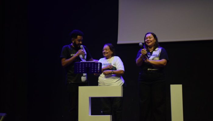 O evento reforçou a importância de valorizar os talentos literários da região, despertando no...