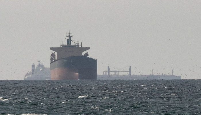 EUA Suspendem Bloqueio em Ormuz Após Acordo com Irã