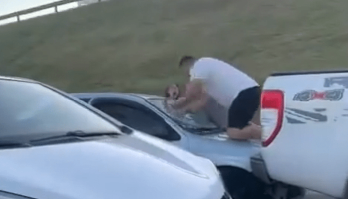 Homem Ataca Carro da Ex em SP Após Vê-la com Outro