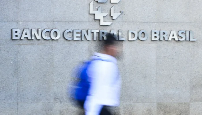 Copom Decide SELIC em Meio a Incertezas Globais e Inflação