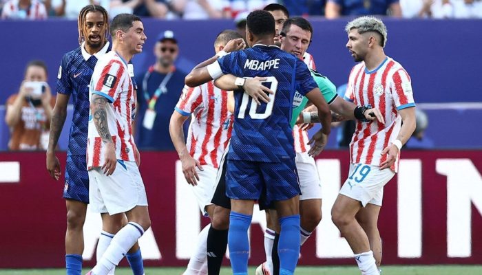 Jornal Francês Critica Árbitro em Jogo da França Contra Paraguai