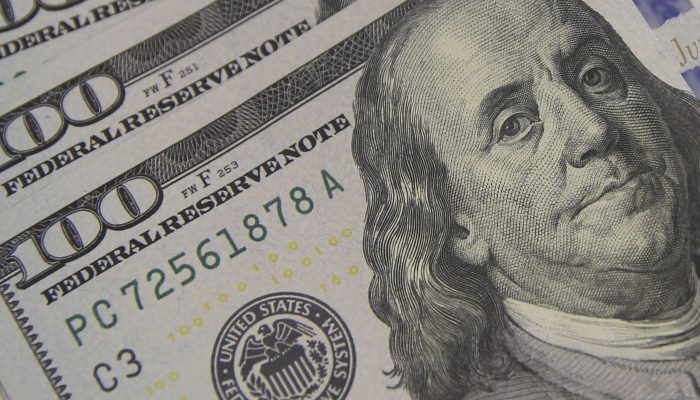 Dólar Atinge R$ 5,10 com Tarifas dos EUA e Tensões Globais