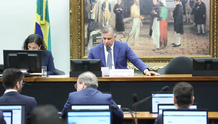 Fim da Aposentadoria Compulsória para Juízes Avança na Câmara