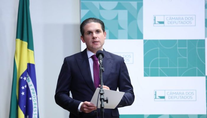 Motta Critica Tarifas dos EUA e Defende Setor Produtivo Brasileiro