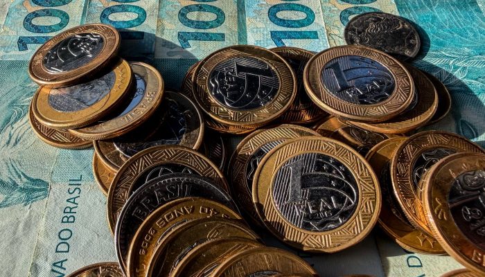 Inflação para Salários Acumula 4,33% em 12 Meses