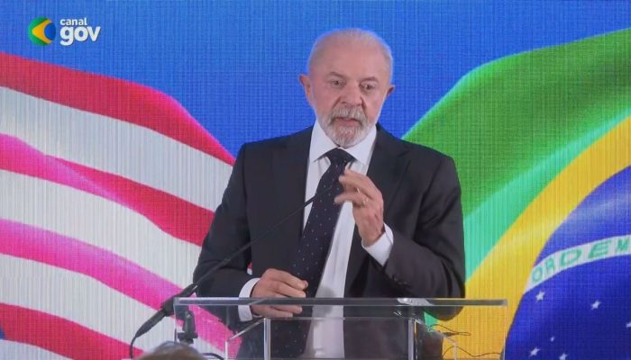 EUA Impõe Tarifaço; Brasil Repudia e Promete Retaliação