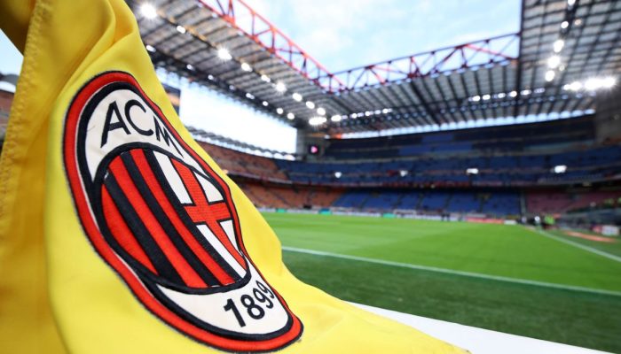 Futebol Italiano: Milan Enfrenta Venezia em San Siro
