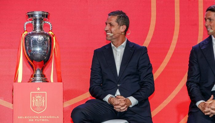 Campeão do Mundo em 2010, Capdevila Apela por Visto para Final