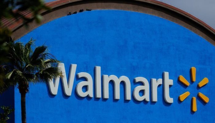 Trump Atribui a Si Mesmo Promoções de Verão do Walmart