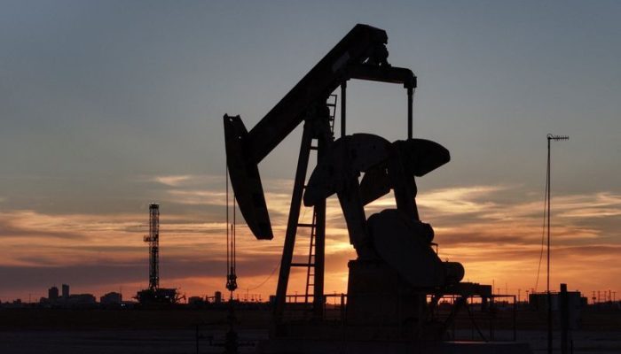 Estoques de Petróleo nos EUA Caem 8,263 Milhões de Barris