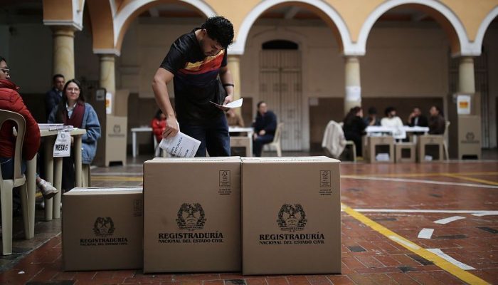 Eleições na Colômbia: Disputa se Acirra no Segundo Turno