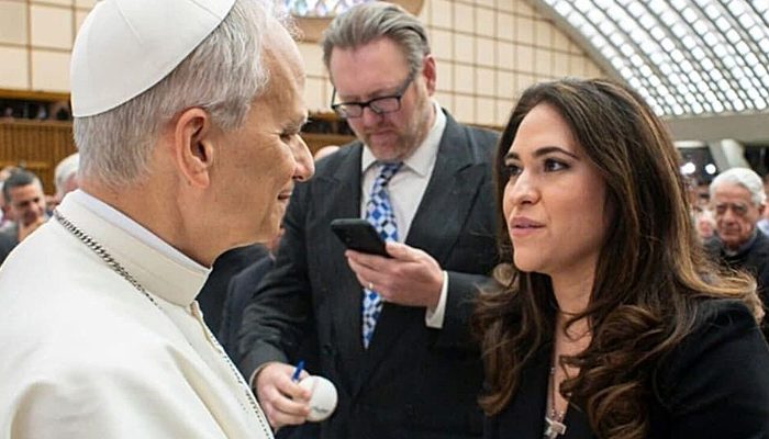 Papa Nomeia Mulher para Chefia da Comunicação do Vaticano